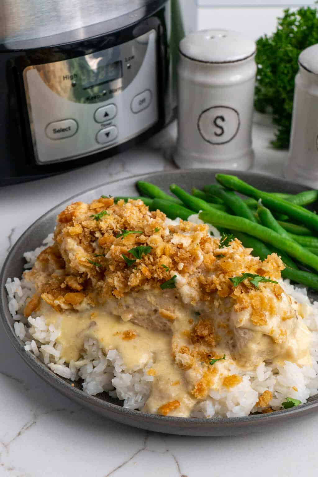 Slow Cooker Chicken Casserole (With Ritz Crackers) Slow Cooker Meals