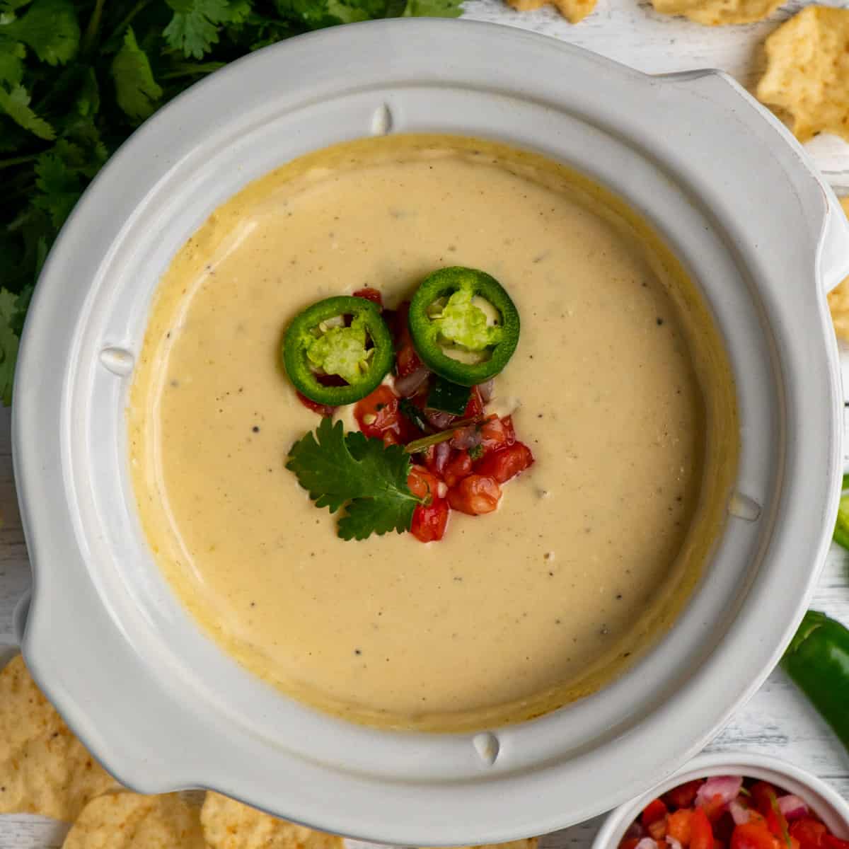 How to make: CROCK POT WHITE QUESO DIP 