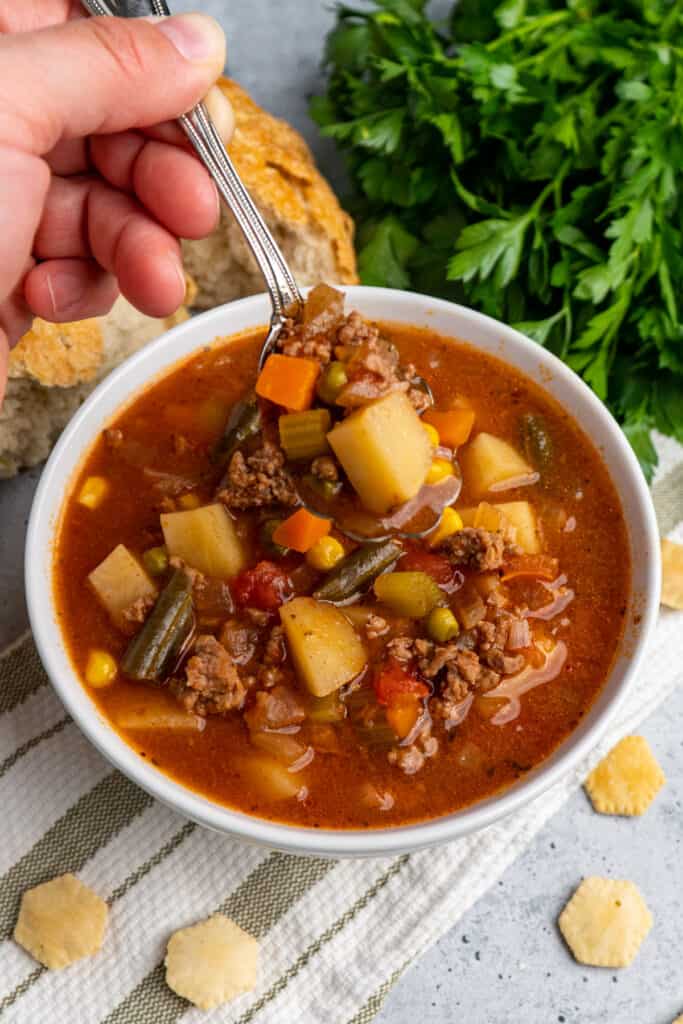 Easy Crockpot Vegetable Beef Soup