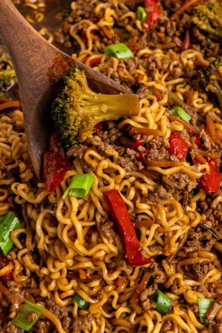 Slow Cooker Beef Ramen Noodles - Slow Cooker Meals