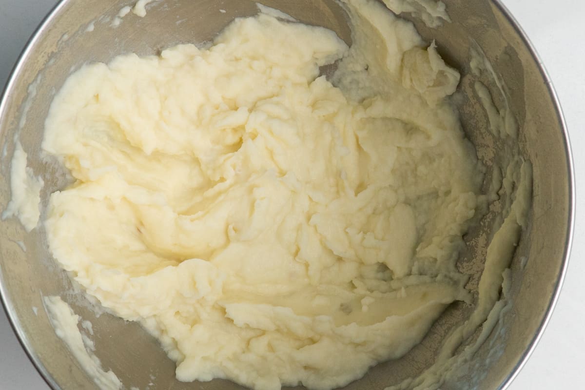 Whipped mashed potatoes in a bowl.