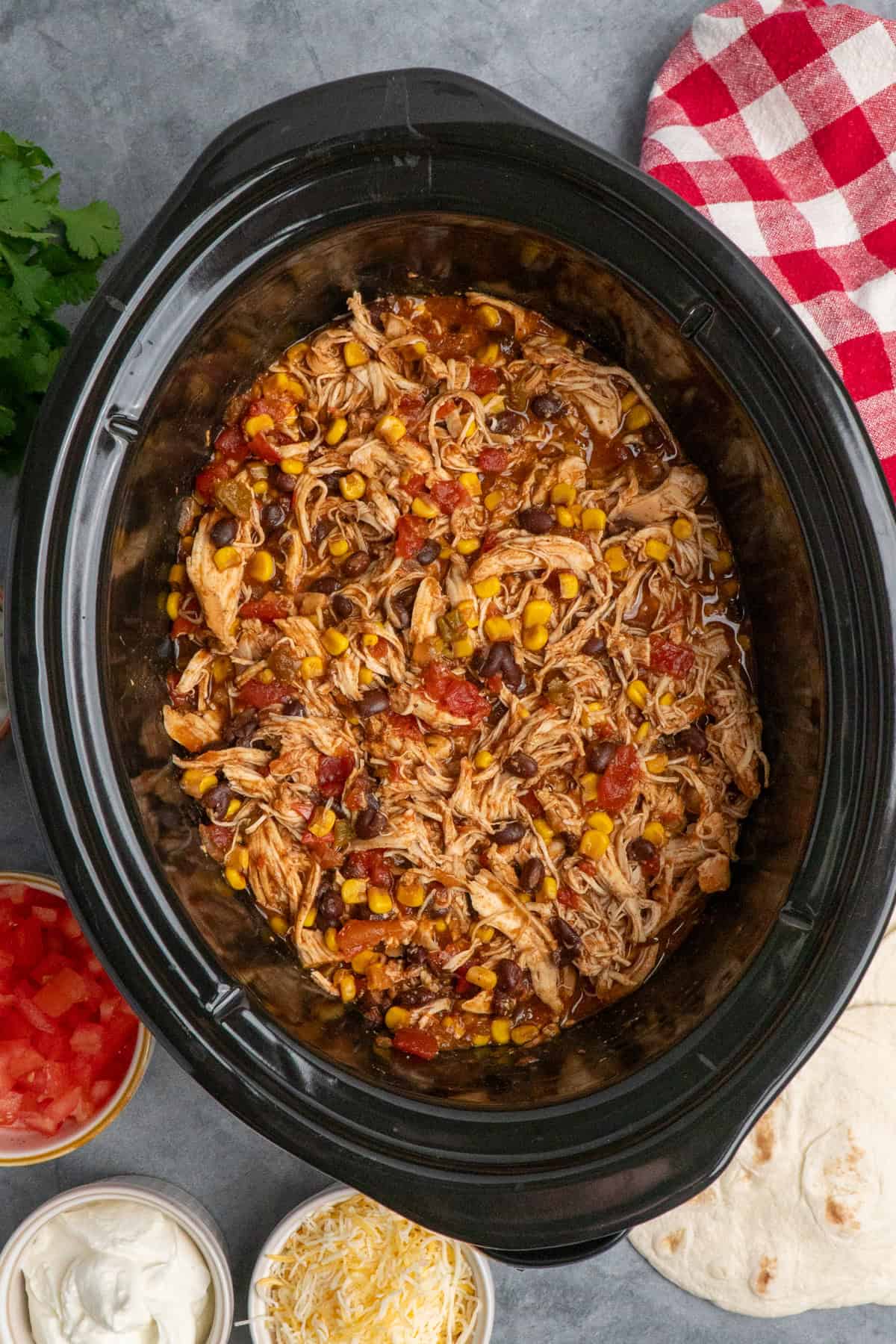 Crock pot southwest chicken ready to serve.